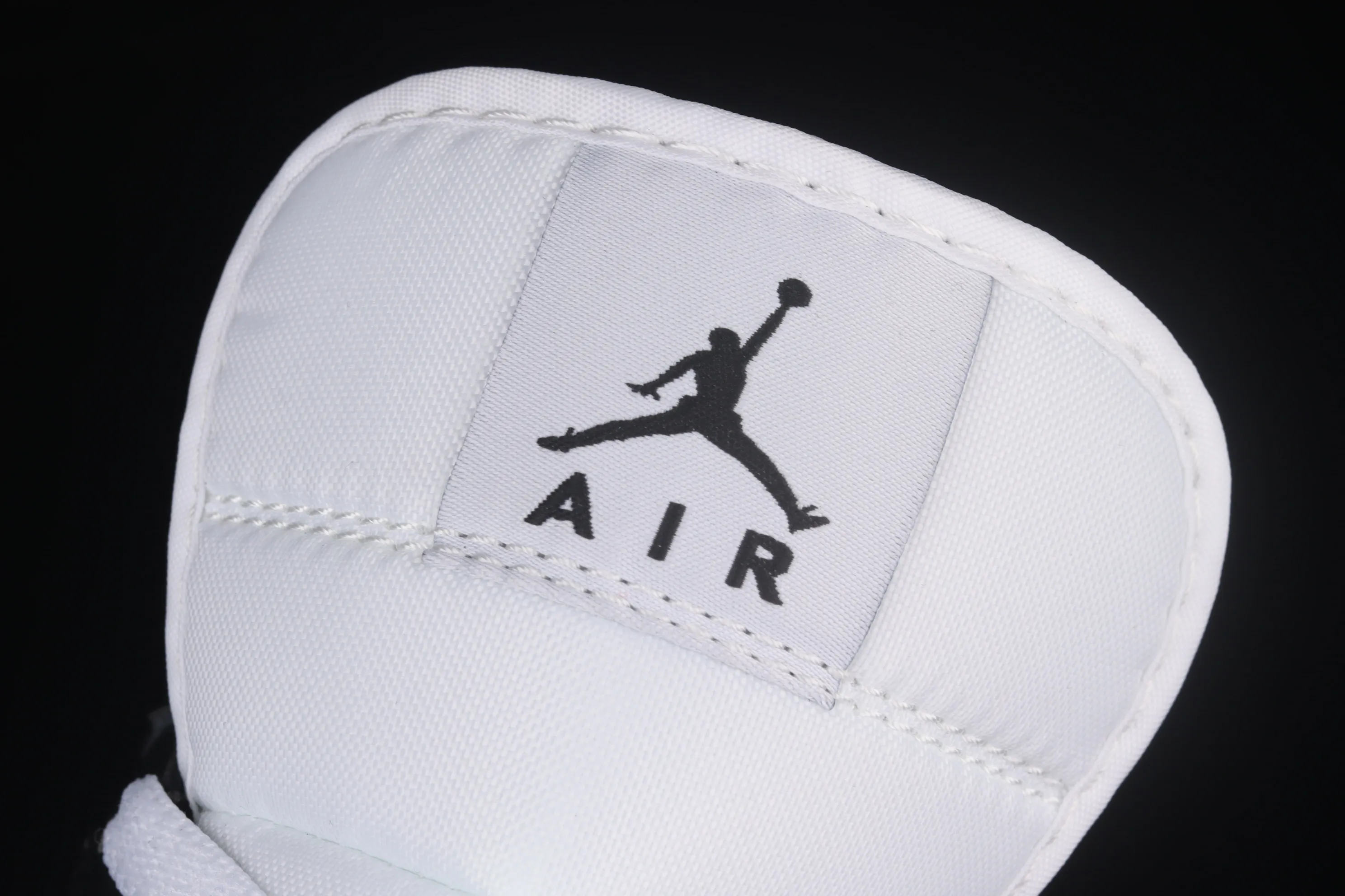 All categories Air Jordan Jordan series basketball shoes Air Jordan 1 Mid Different versions Air Jordan 1 Mid SE AJ1 Joe 1 black and white blue BQ6472-102